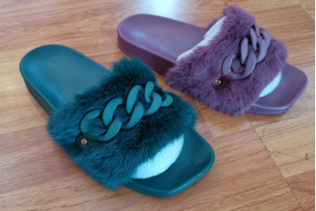 Home slippers with fur